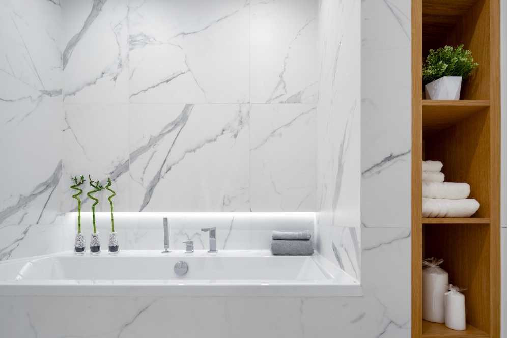 Torna il trend del bagno in marmo | PRINGO